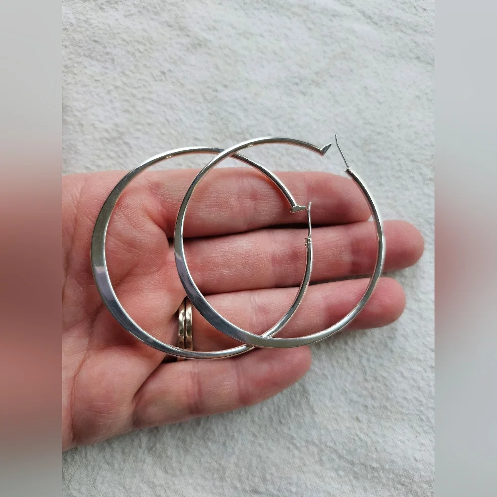 Premier Designs On The Town Silver Plated Hoop Earrings, Large, Reflective, NIB - Picture 5 of 16